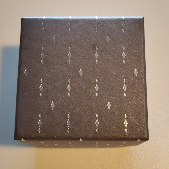 Letter M Initial Necklace Silver Plated New in Box - Picture 4 of 4